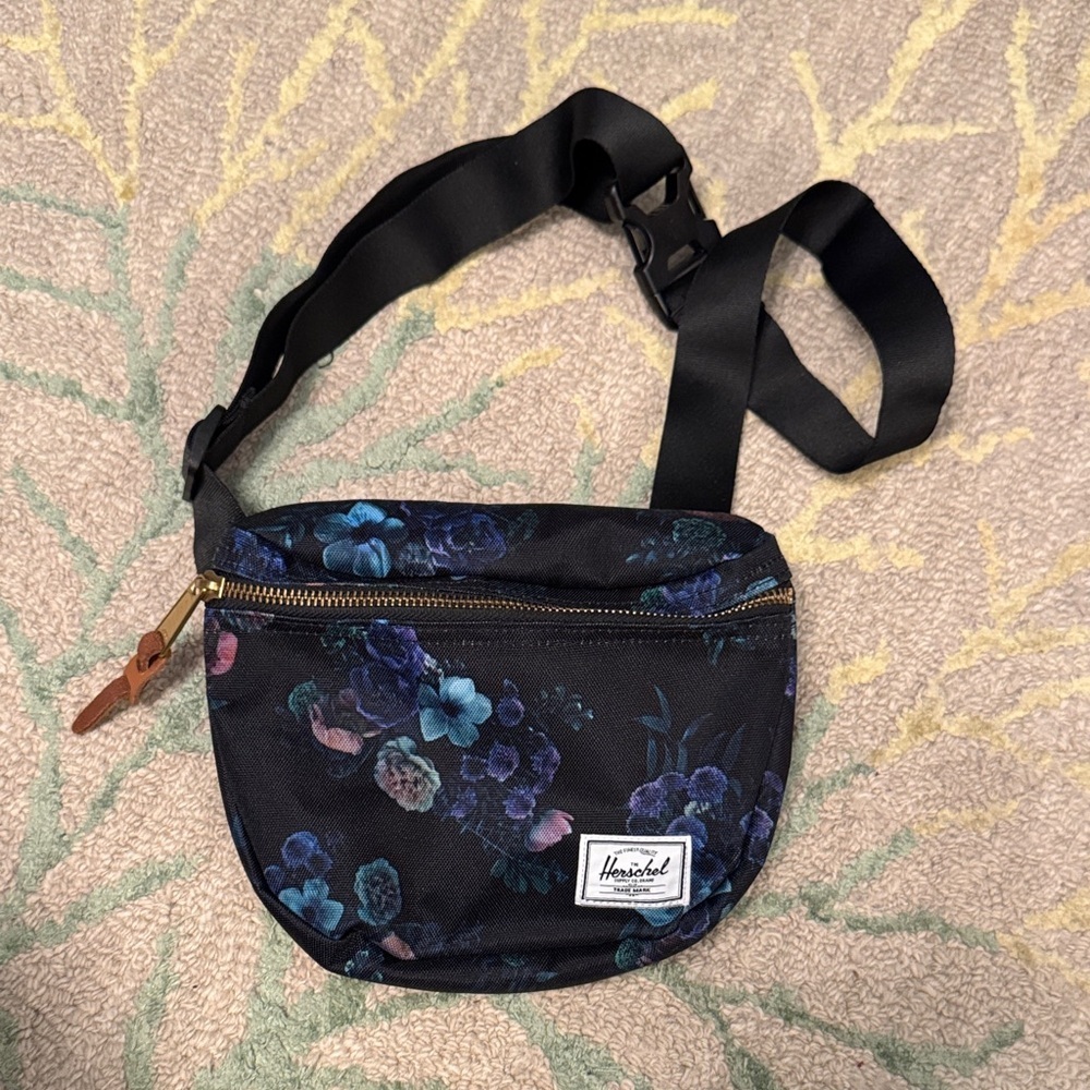 Herschel canvas Crossbody belt bag floral
